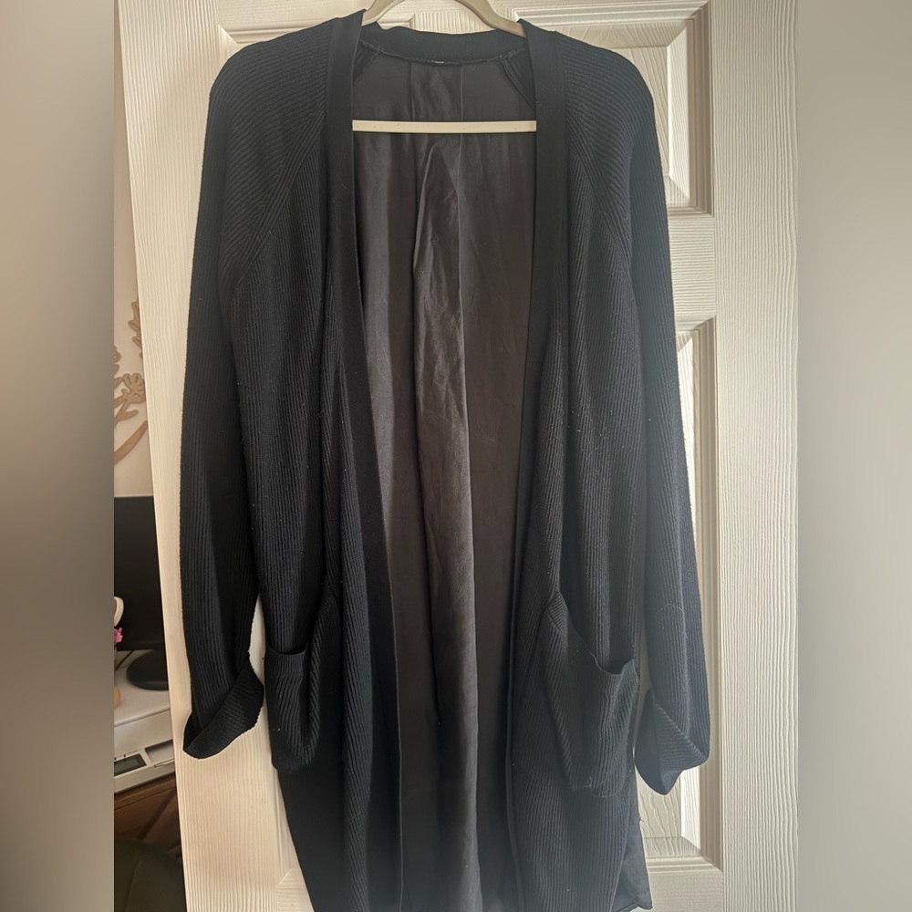 Lululemon Still At Ease Wrap in Black Size 8 - Picture 6 of 8
